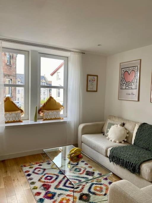 3-Bedroom Flat In The City Centre Next To The River Ness อินเวอร์เนส ภายนอก รูปภาพ