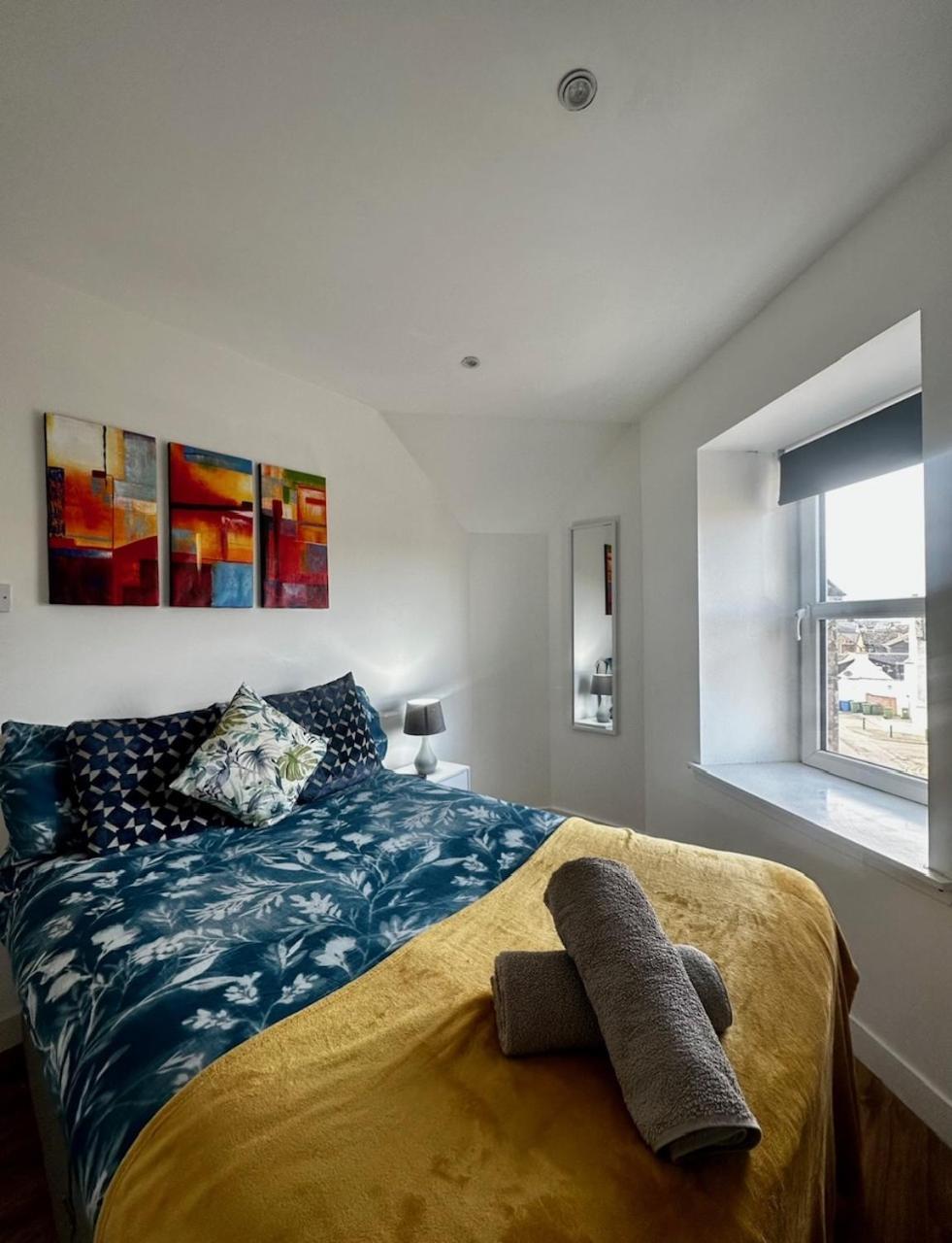 3-Bedroom Flat In The City Centre Next To The River Ness อินเวอร์เนส ภายนอก รูปภาพ