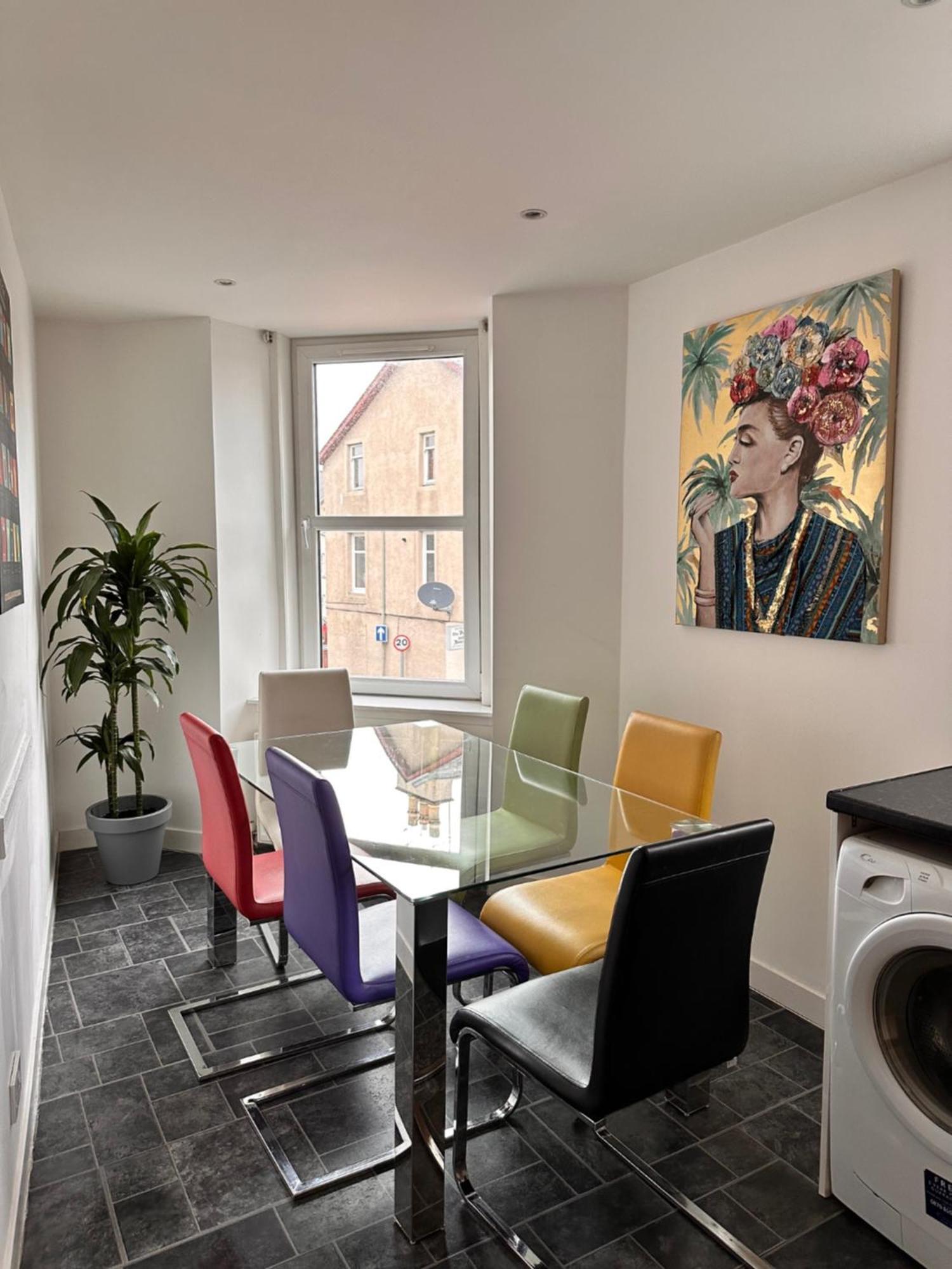 3-Bedroom Flat In The City Centre Next To The River Ness อินเวอร์เนส ภายนอก รูปภาพ